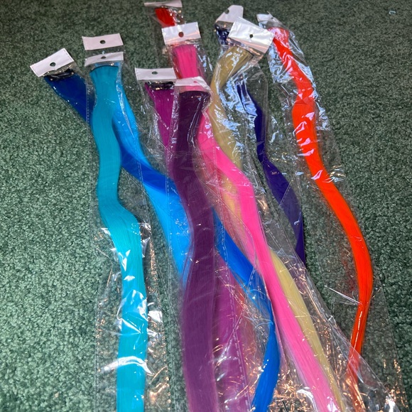 🌈 Colorful Clip-In Hair Streaks Bundle 💇🏼‍♀️ - Picture 3 of 4